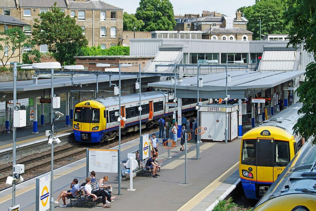 Highbury & Islington Station: Connecting the Borough
